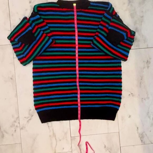 Unisex Hand Knit Sweater - Picture 4 of 6